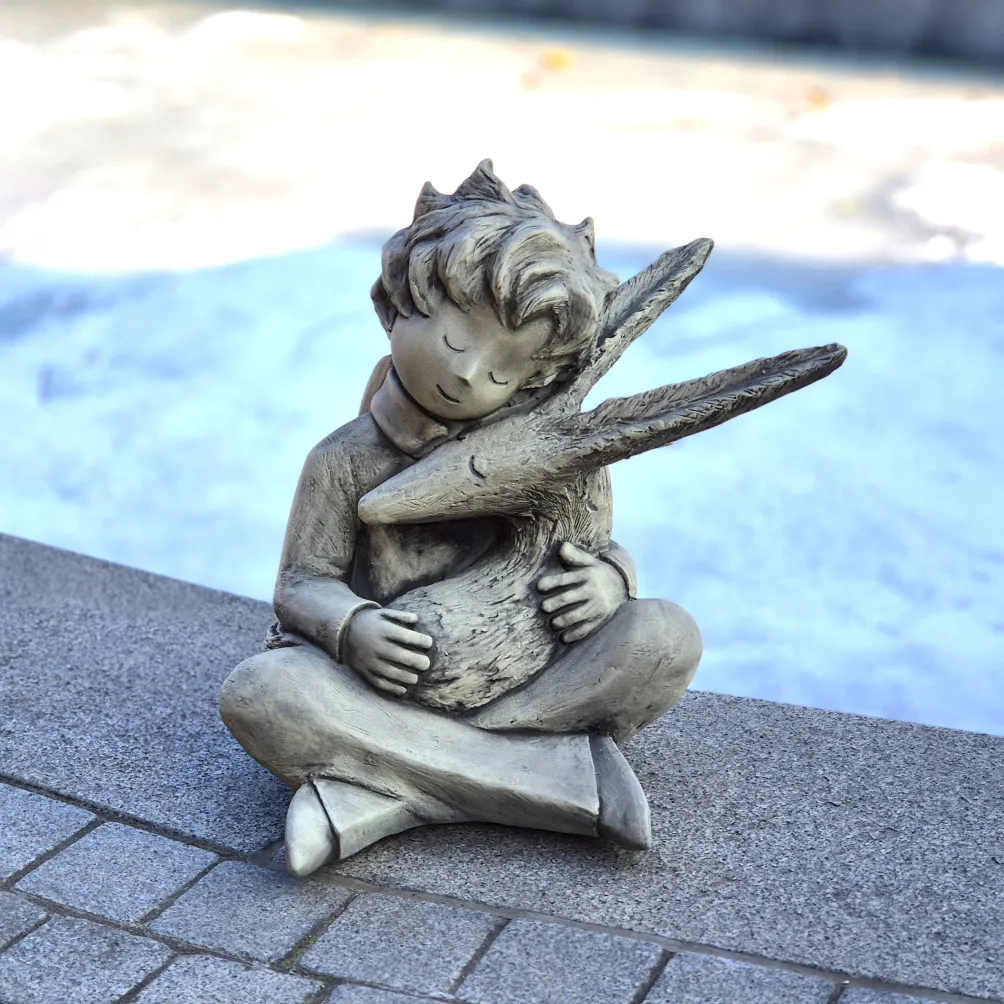 Steinguss "Der Kleine Prinz mit Fuchs" © de Saint-Exupéry