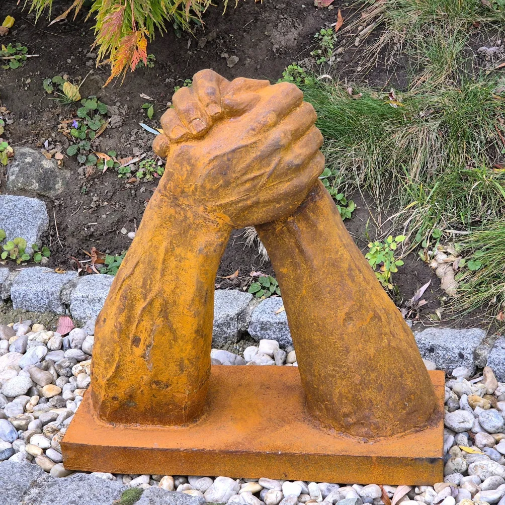 Gusseisen Skulptur "Strong Hands"